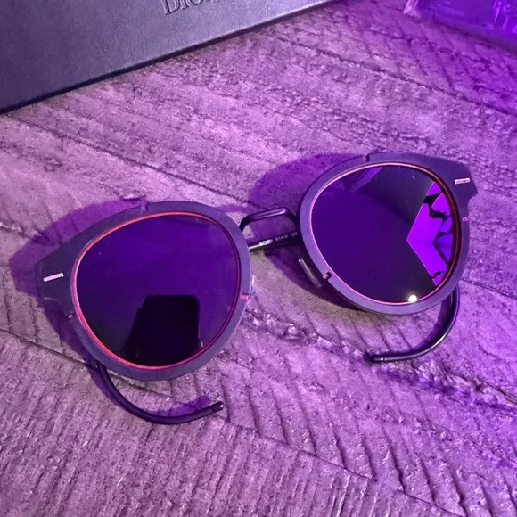 New in Case Christian Dior Paris Magnitude Black and Red  display picture 2